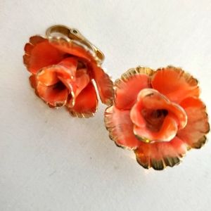 Vintage Giovanni Gold Tone Rose Clip Earrings